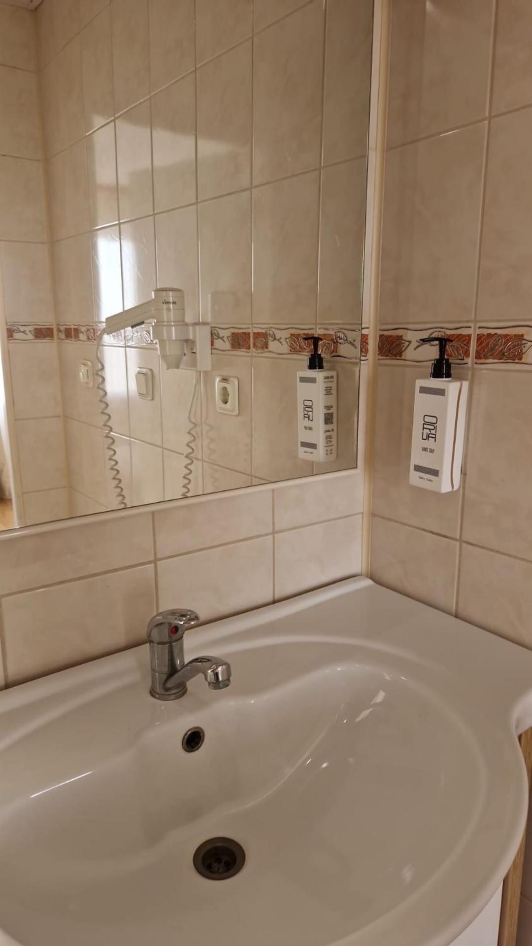 Latgale Hotel Rēzekne Eksteriør billede