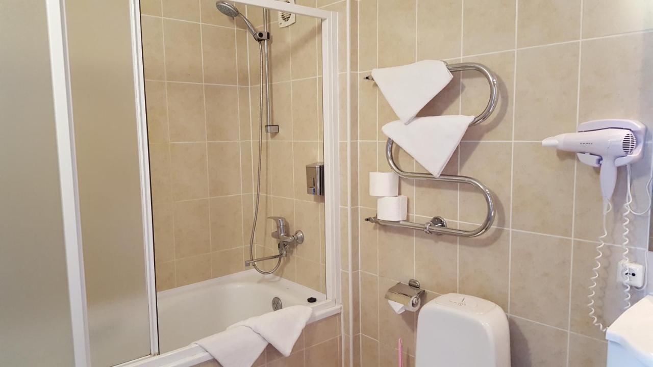 Latgale Hotel Rēzekne Eksteriør billede